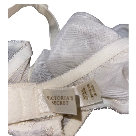 Vintage Victoria’s Secret Garter Belt - Picture 5 of 6